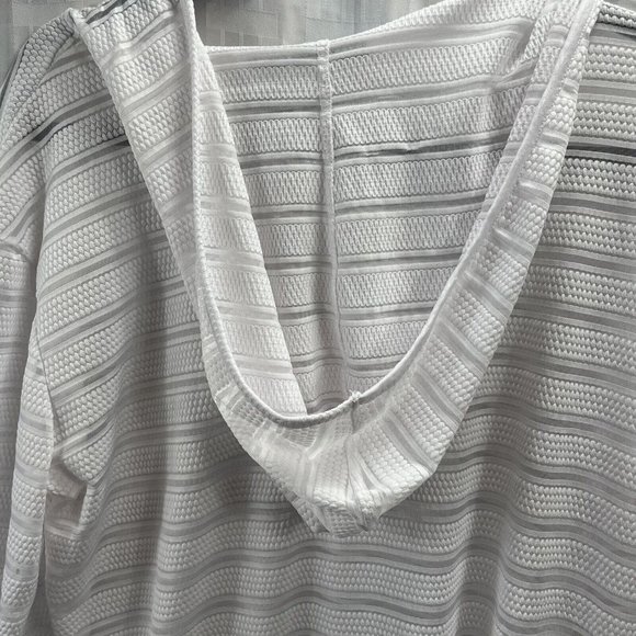 Apt.9 Women Summer Top With Hood Color White Size L - Picture 6 of 12